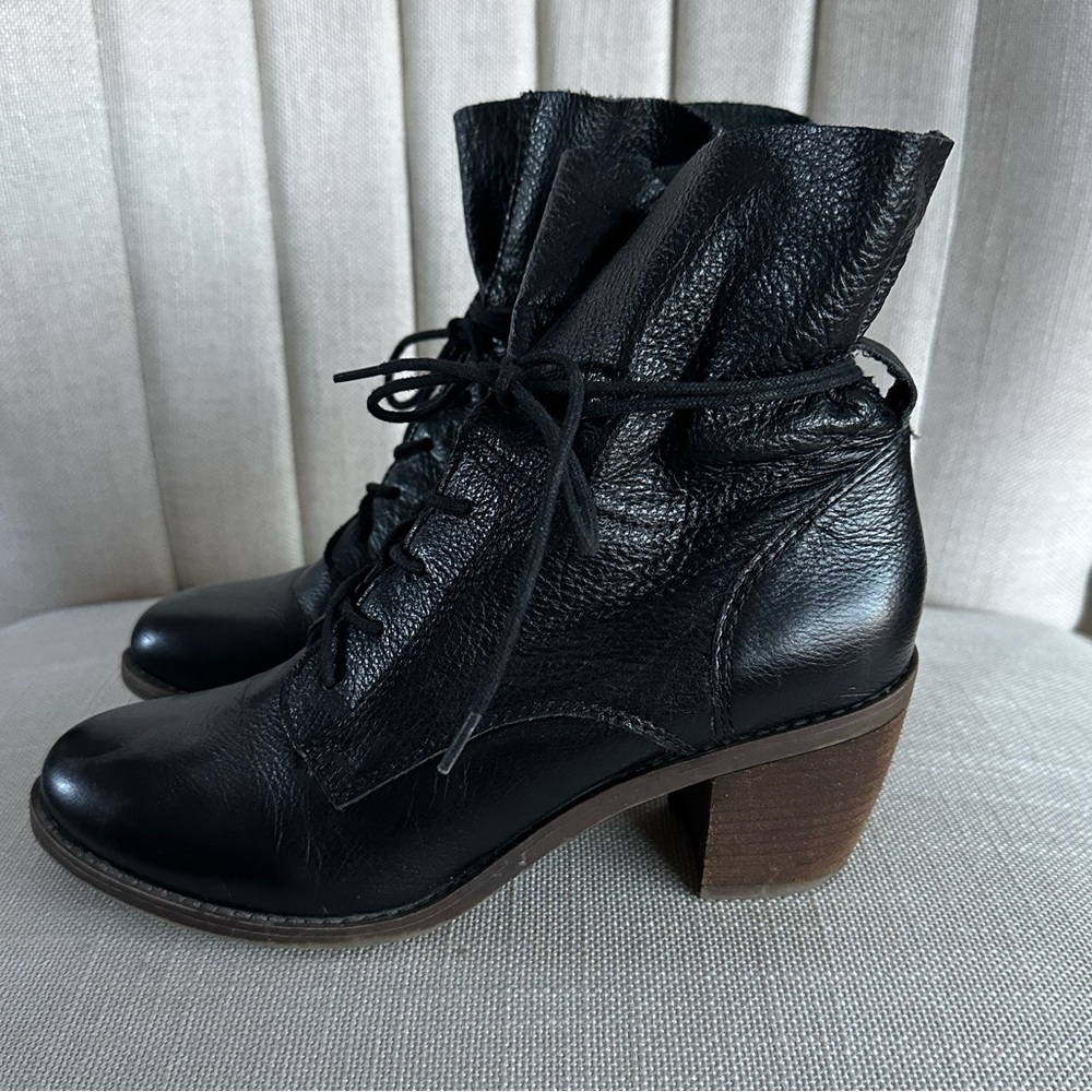 Steve Madden “Gretchun” Black Leather Heeled Boots - Size 8. - Picture 9 of 10